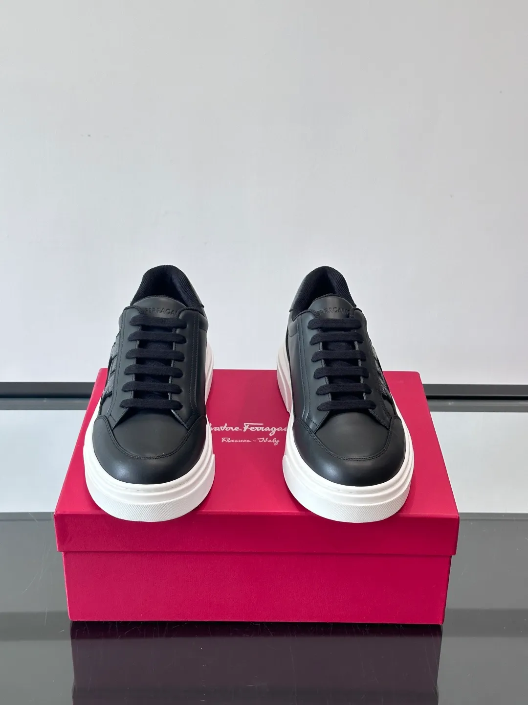 Men's men's shoes 💰440 [New style] 🏃‍♂️🏃‍♂️[Ferragamo] Ferragamo - High-end quality original order·Casual sports shoes -Upper: 🔝Nappa calfskin, suede calfskin, shoe body. Sewing brand totem, tongue air pressure brand logo -Inner: water-dyed cowhide -Outsole: ultra-light TPU foam rubber; molded outsole -Ultra-high quality control and fine workmanship: outstanding (high-end, extravagance, grade) -Size: 38-45 (46, can be customized)